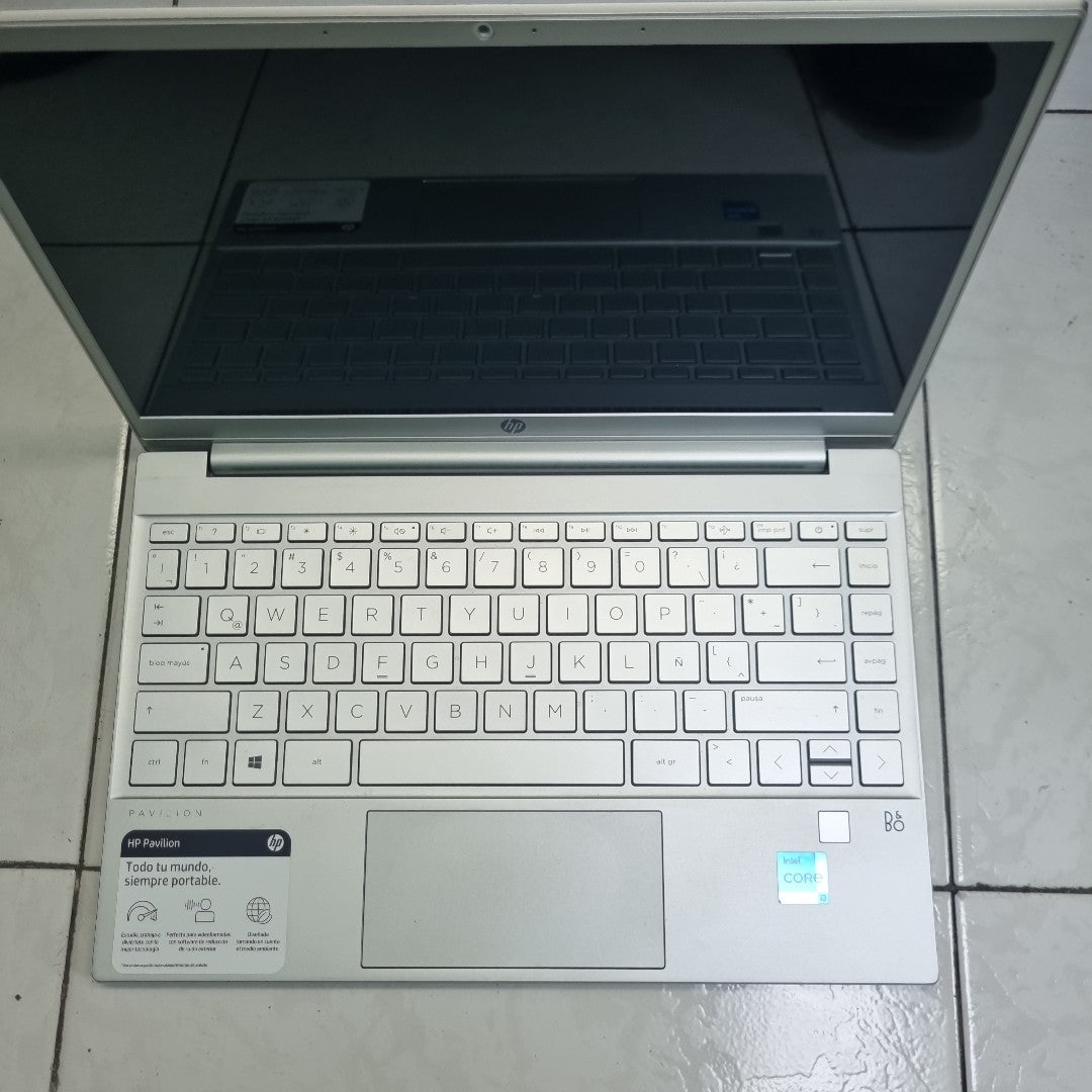 LAPTOP HP PAVILION 13-BB0501LA (2022) 256 GB SSD 8 GB RAM (SEMINUEVO)
