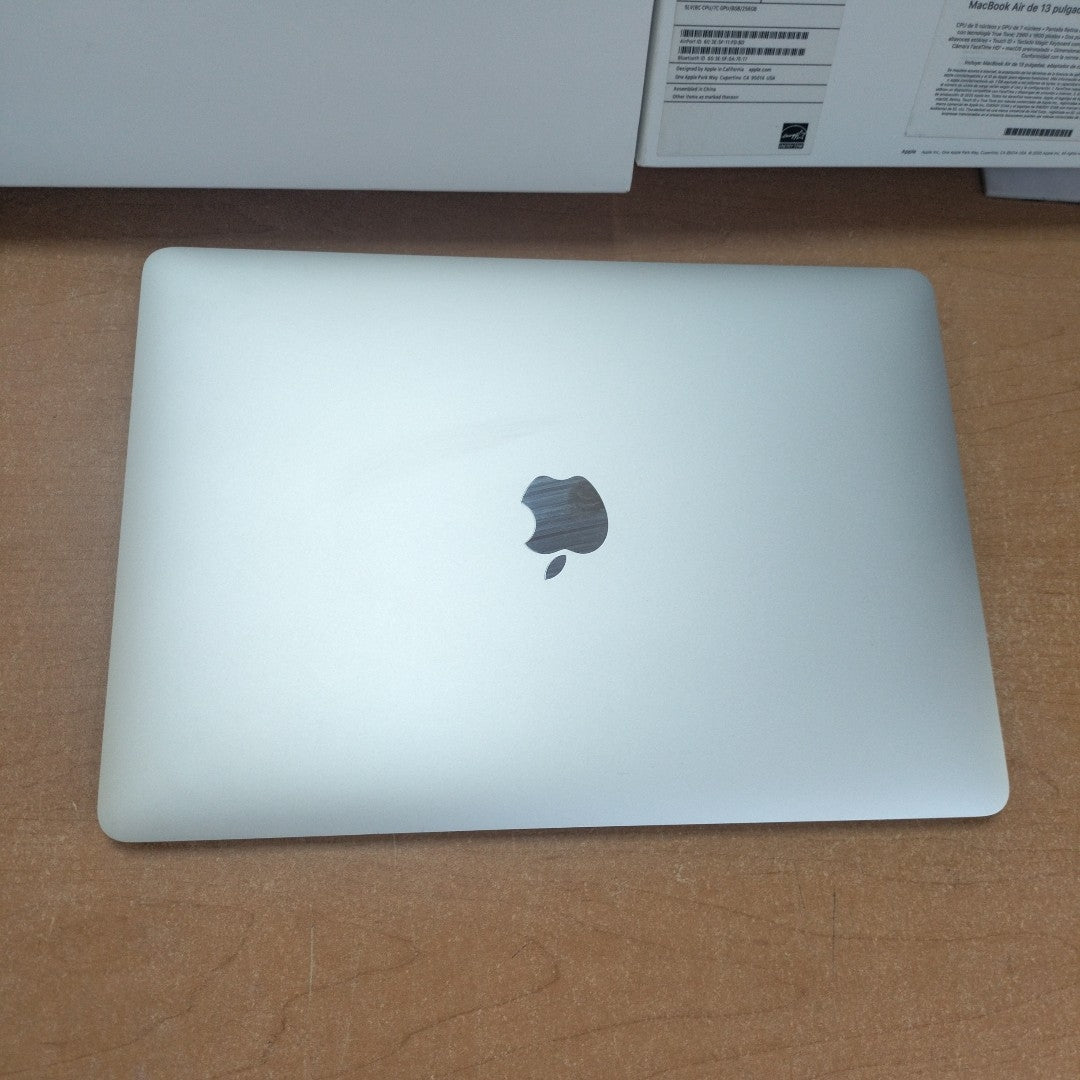 LAPTOP APPLE MACBOOK AIR 13" 2020 3.2 A2337 256 GB SSD 8 GB RAM (SEMINUEVO)