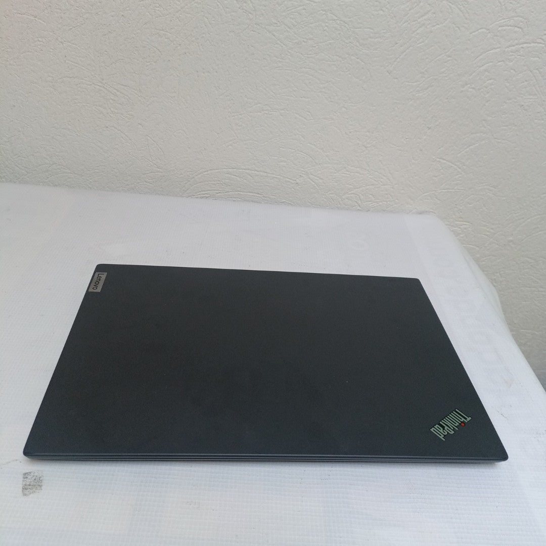 LAPTOP LENOVO THINKPAD T14S GEN 2 (2022) 512 GB SSD 16 GB RAM (SEMINUEVO)