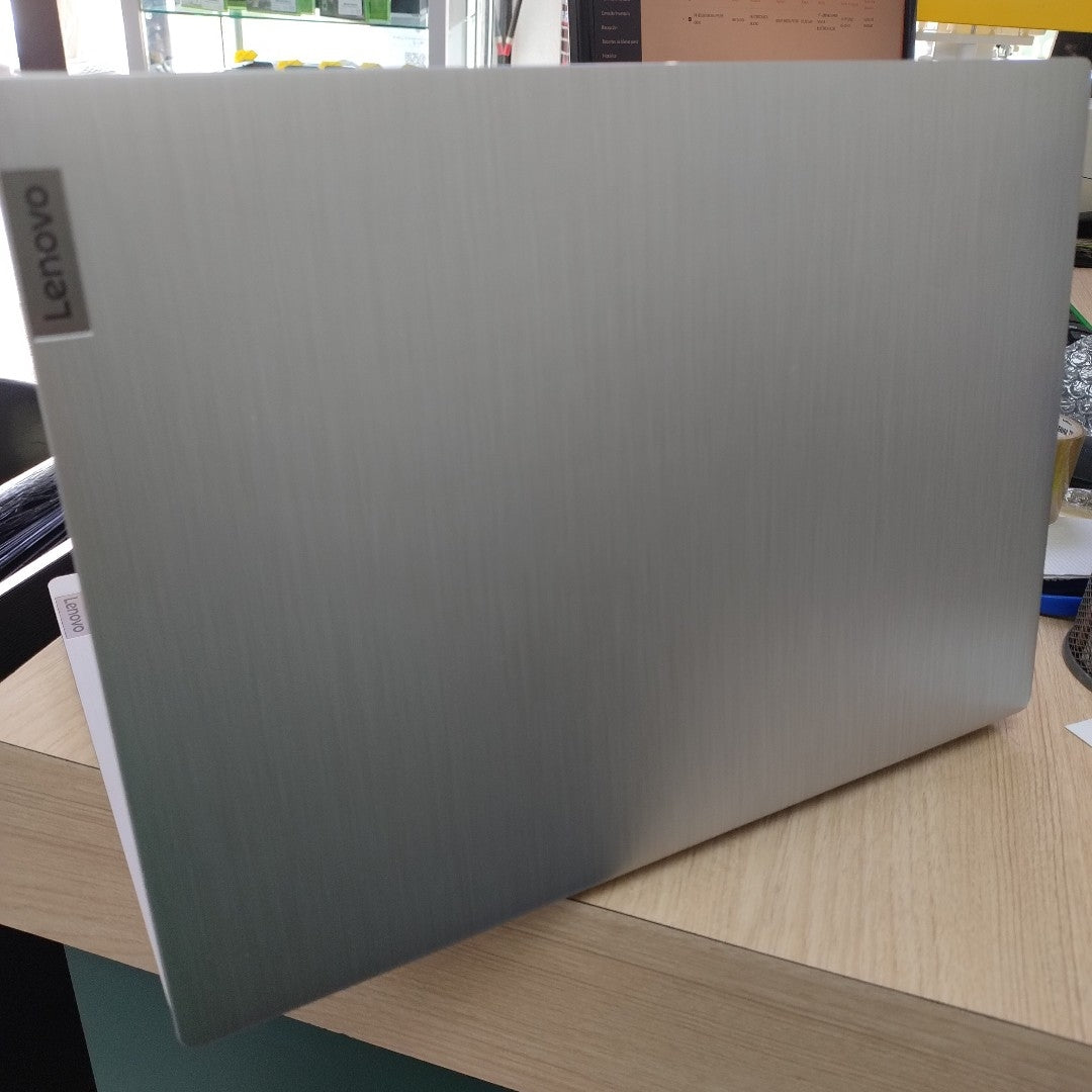 LAPTOP LENOVO IDEAPAD 3 14IGL05 (2022) 1 TB 8 GB RAM (SEMINUEVO)