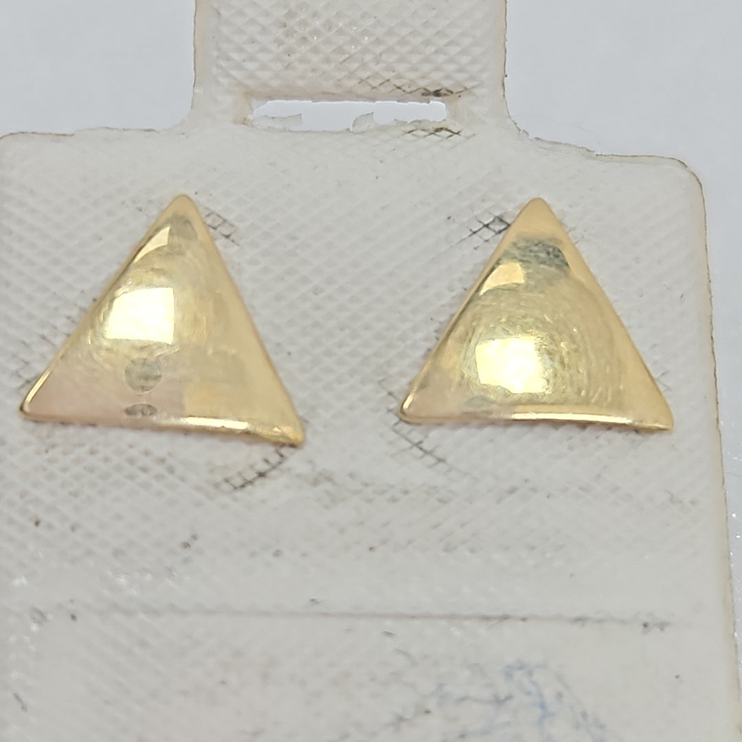 10021BRO46100B461 FRD4 BROQUEL DE TRIANGULO PULIDO ORO 14K 0.9GRS (NUEVO)