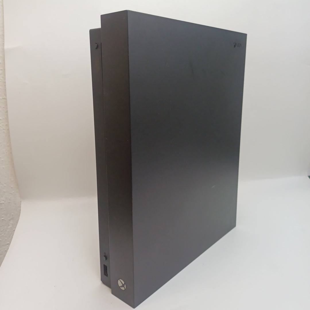 CONSOLA DE VIDEOJUEGO MICROSOFT XBOX ONE X 1 TB (SEMINUEVO)