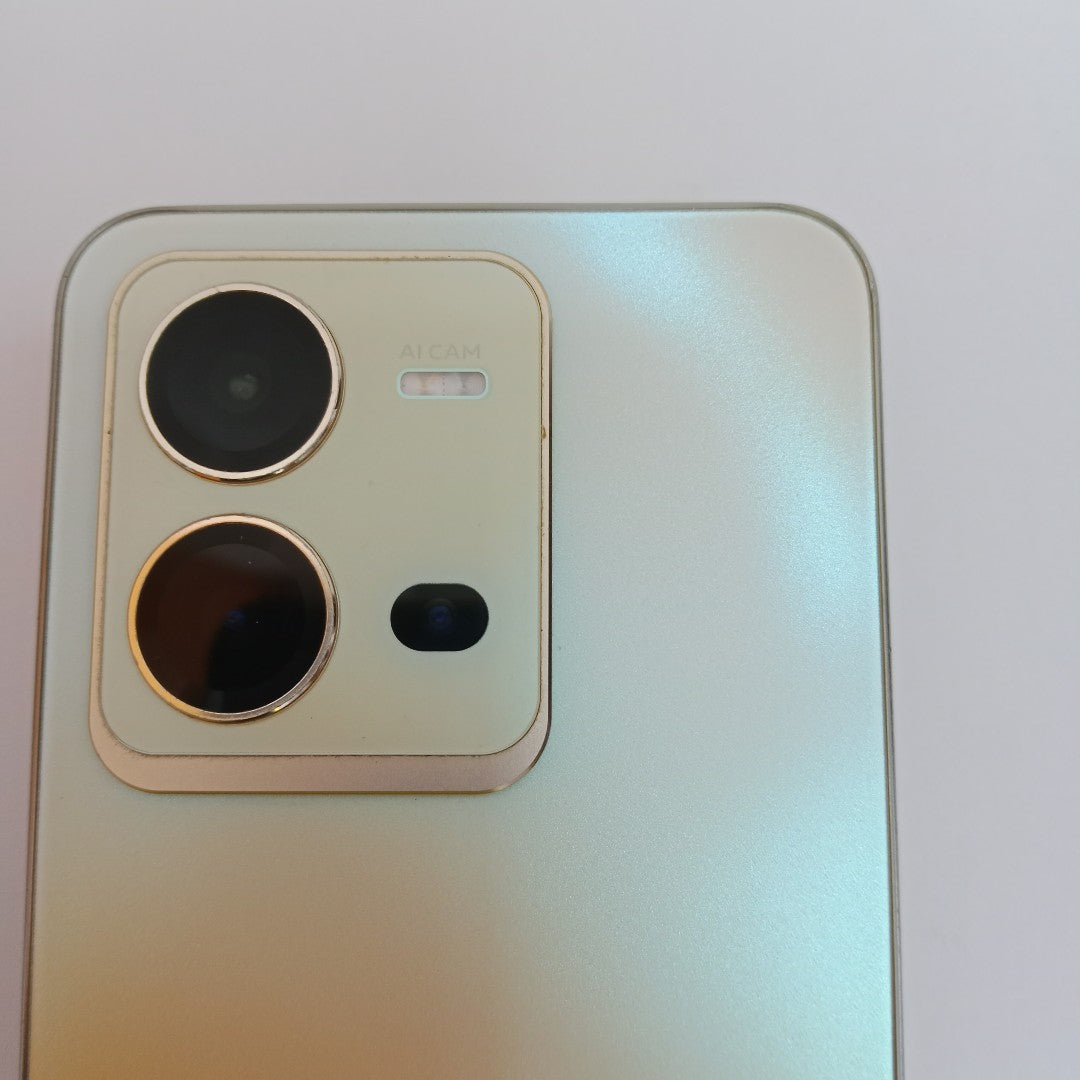 CELULAR VIVO V25 V2202 128 GB 8 GB RAM (SEMINUEVO)