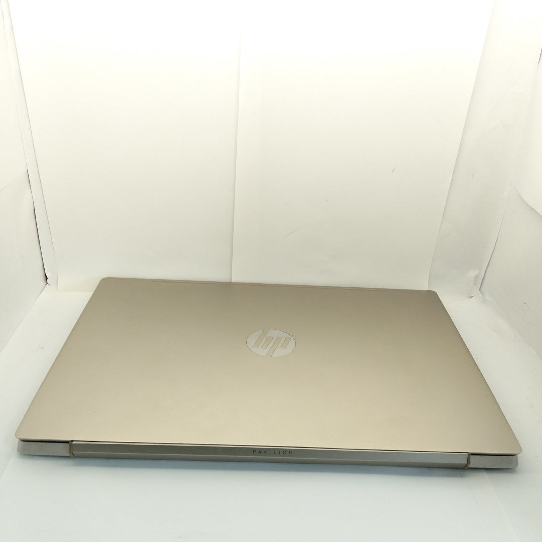 LAPTOP HP PAVILION 15-CW1012LA (2023) 1 TB + 128 GB SSD 12 GB RAM (SEMINUEVO)