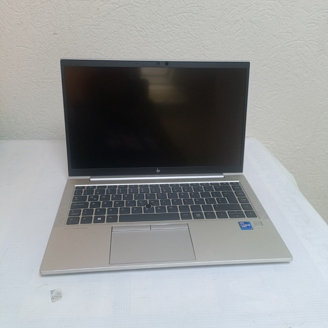 LAPTOP HP ELITEBOOK 840 G8 (2023) 256 GB SSD 16 GB RAM (SEMINUEVO)