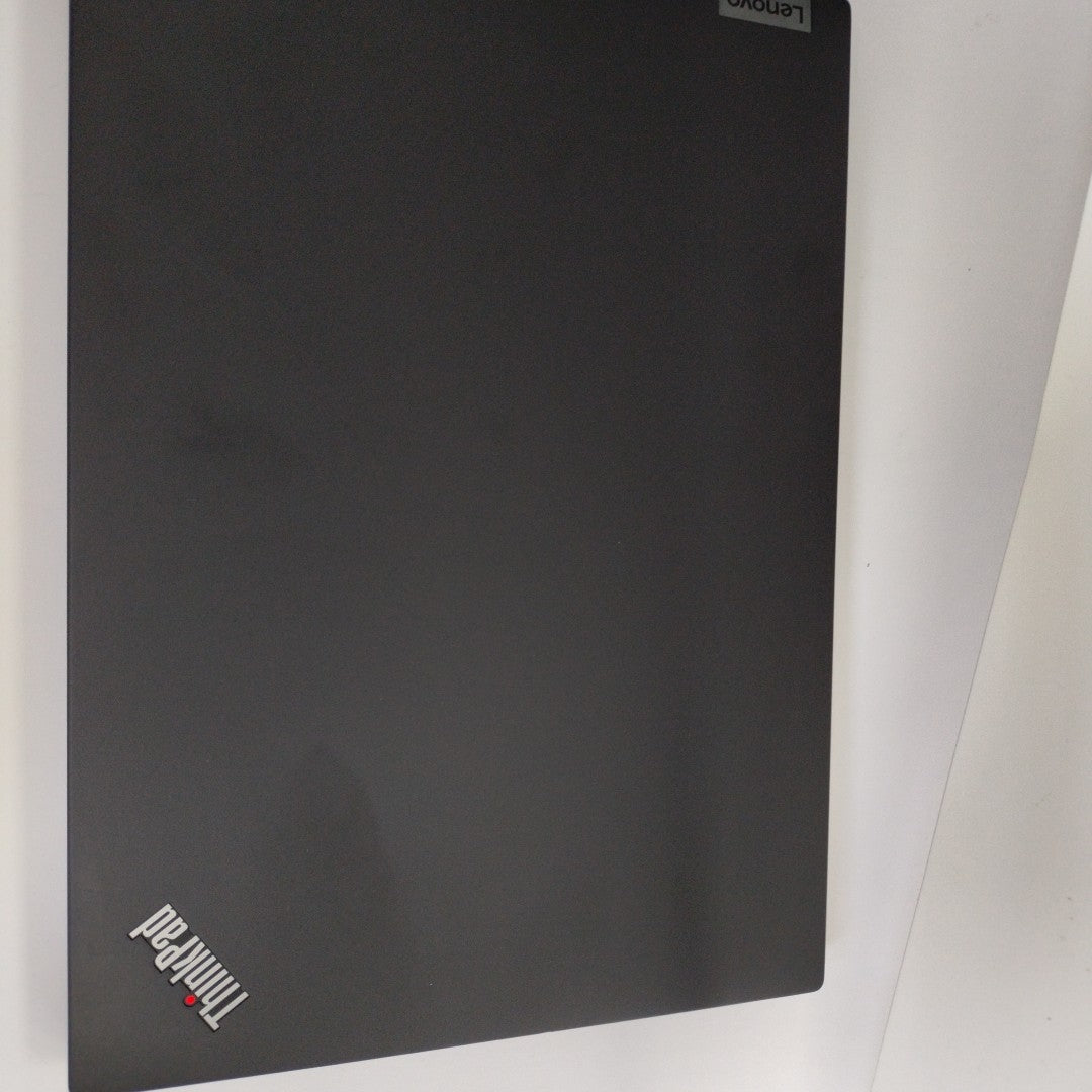 LAPTOP LENOVO THINKPAD T14S GEN 3 (2022) 512 GB SSD 16 GB RAM (SEMINUEVO)