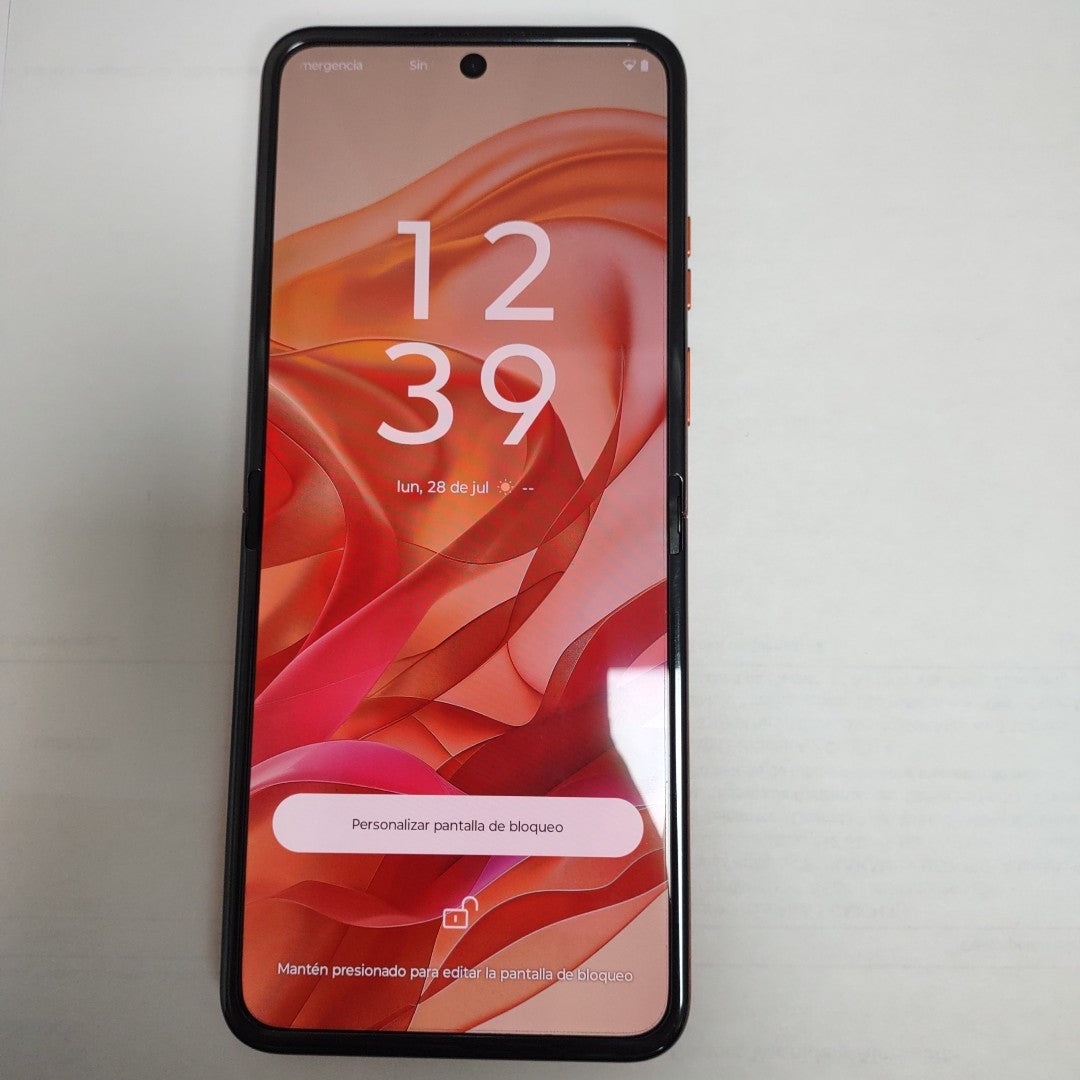 CELULAR MOTOROLA RAZR 50 5G XT2453-1 512 GB 12 GB RAM (SEMINUEVO)