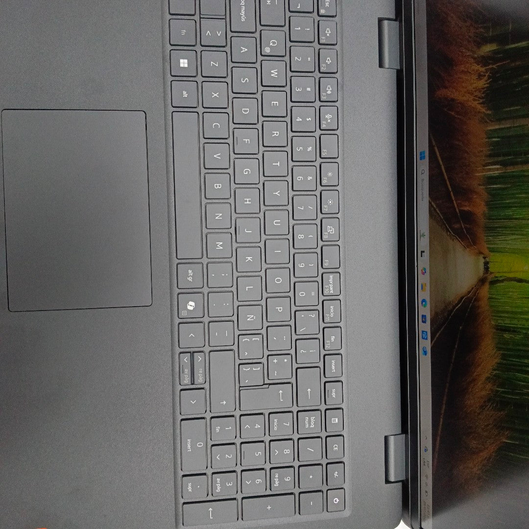 LAPTOP DELL PRO 16 (2025) 256 GB SSD 8 GB RAM