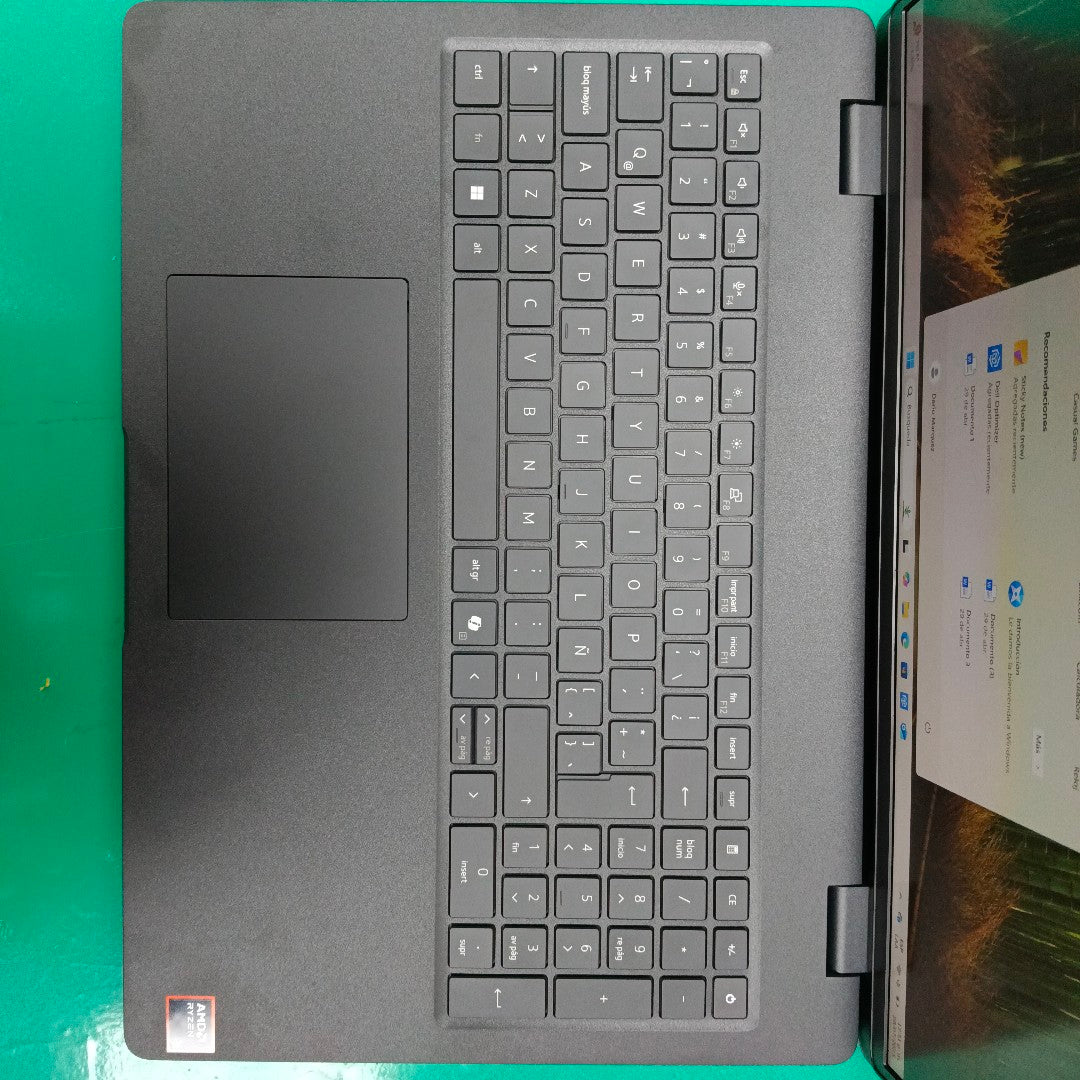 LAPTOP DELL PRO 16 (2025) 256 GB SSD 8 GB RAM