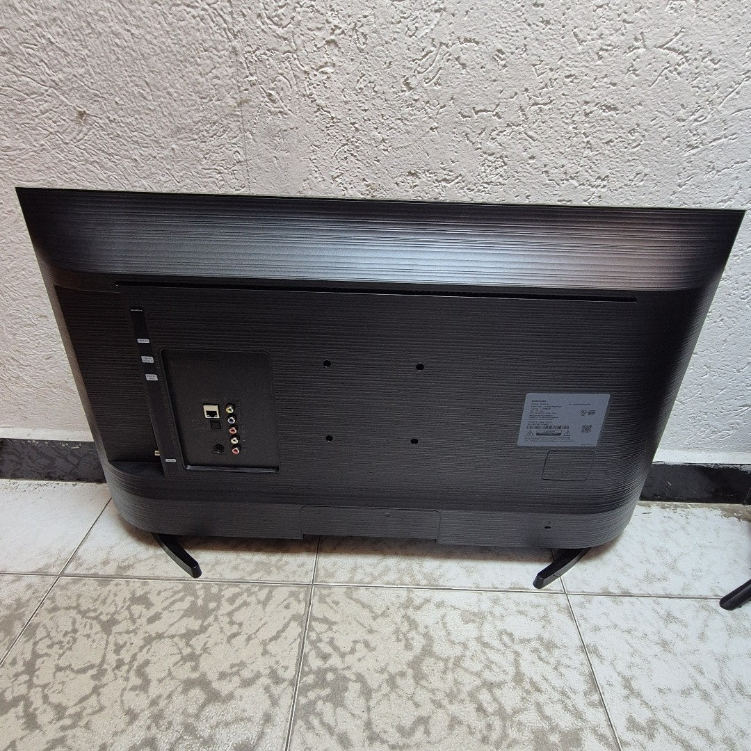 PANTALLA SAMSUNG BE32T-B (2025) 32" LED HD (SEMINUEVO)