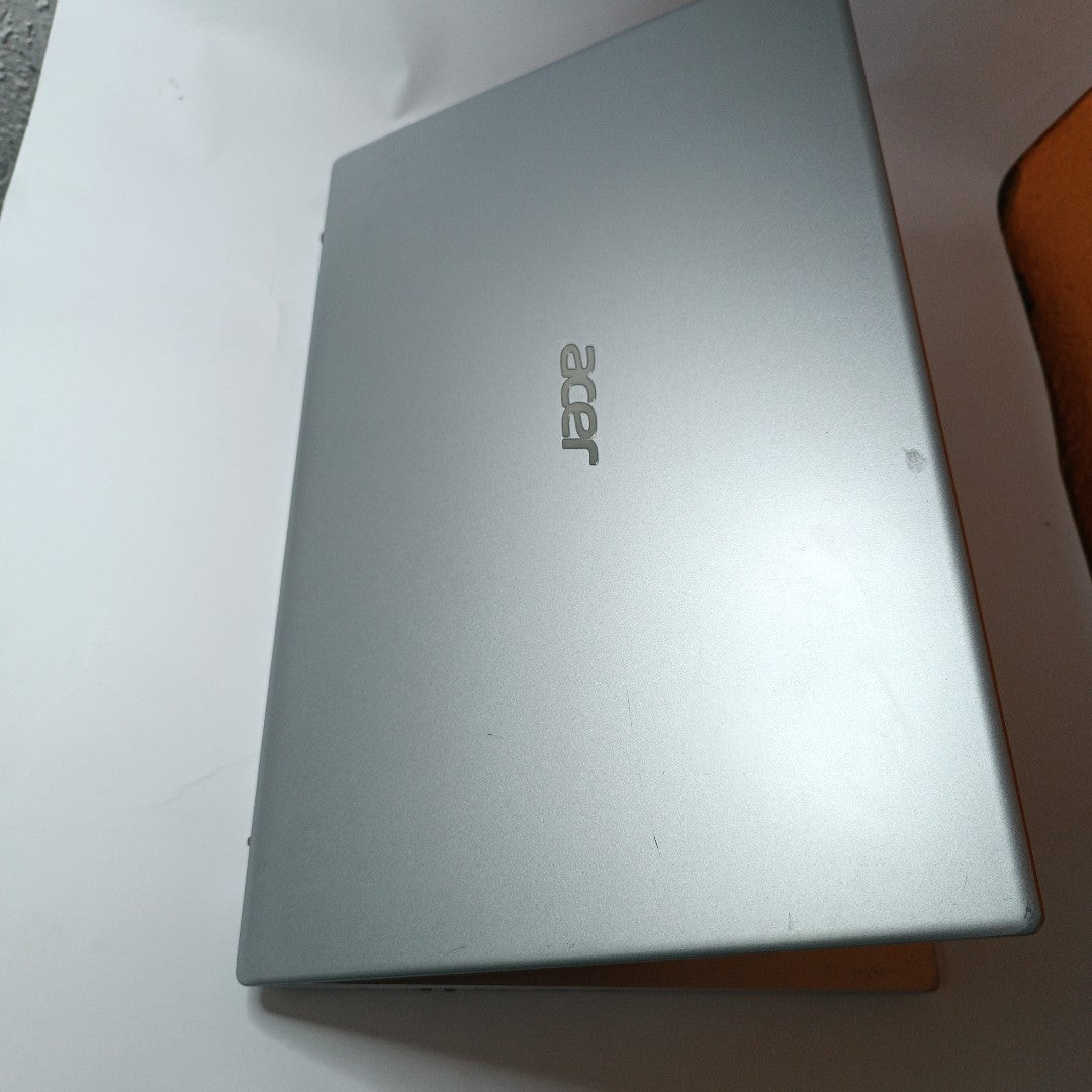 LAPTOP ACER ASPIRE 3 A315-58-34S8 (2022) 1 TB + 128 GB SSD 8 GB RAM (SEMINUEVO)