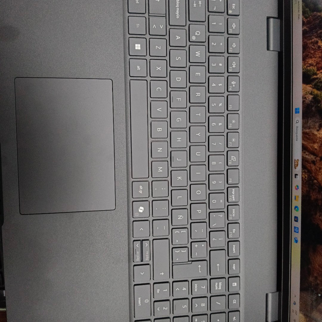 LAPTOP DELL PRO 16 (2025) 256 GB SSD 8 GB RAM