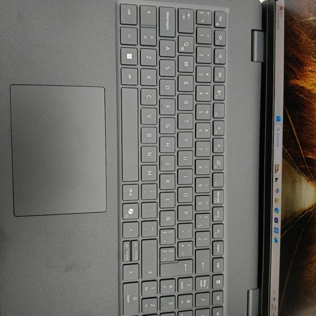 LAPTOP DELL PRO 16 (2025) 256 GB SSD 8 GB RAM