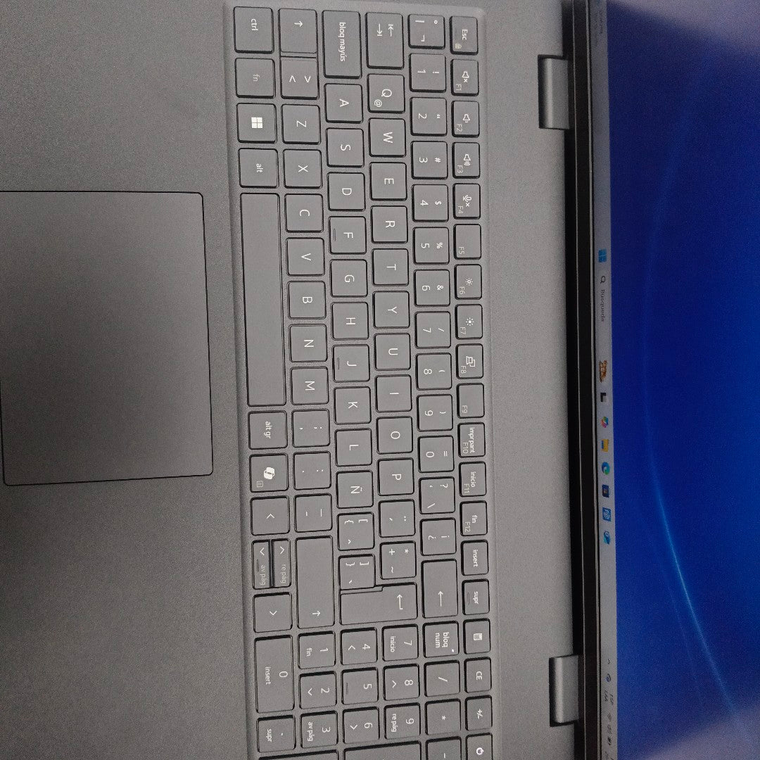 LAPTOP DELL PRO 16 (2025) 256 GB SSD 8 GB RAM