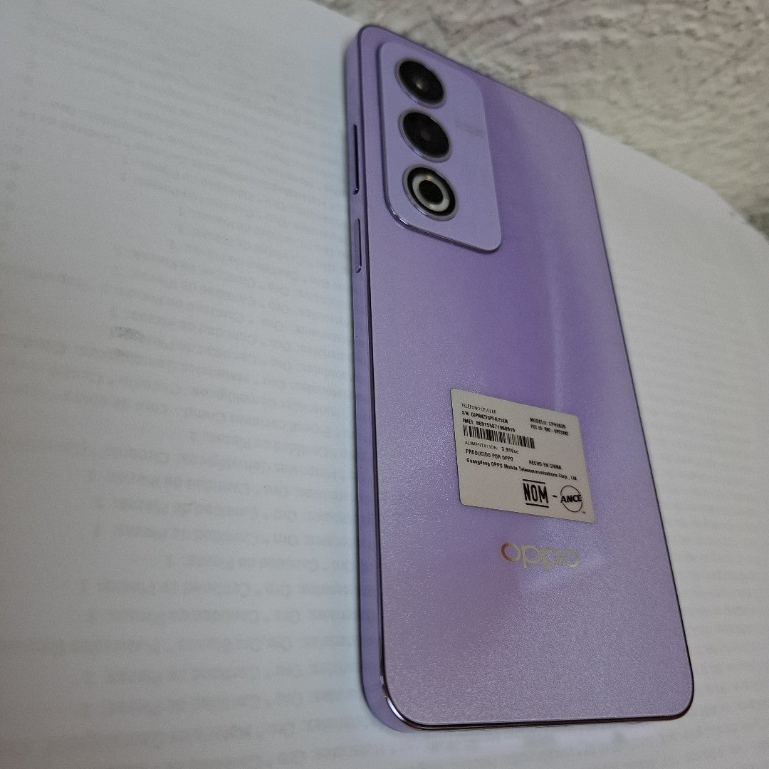 CELULAR OPPO  A80 5G CPH2639 (2024) 256 GB 8 GB RAM (SEMINUEVO)