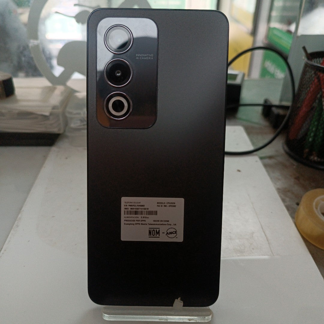 CELULAR OPPO  A80 5G CPH2639 (2024) 256 GB 8 GB RAM (SEMINUEVO)
