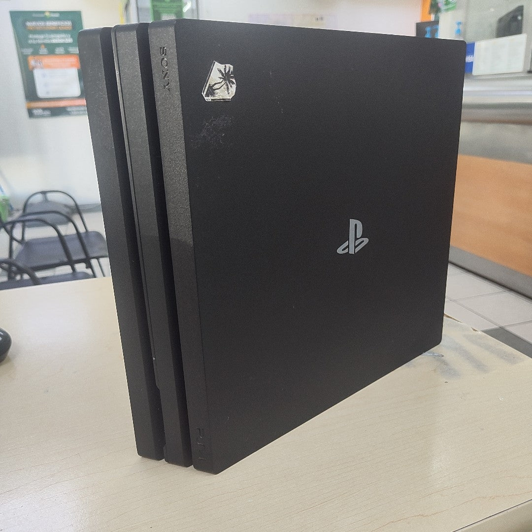 CONSOLA DE VIDEOJUEGO SONY PS4 PRO 1 TB (SEMINUEVO)