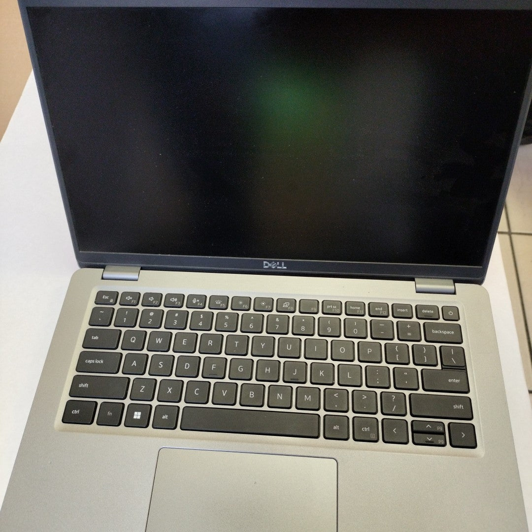 LAPTOP DELL LATITUDE 5430 (2022) 256 GB SSD 16 GB RAM (SEMINUEVO)