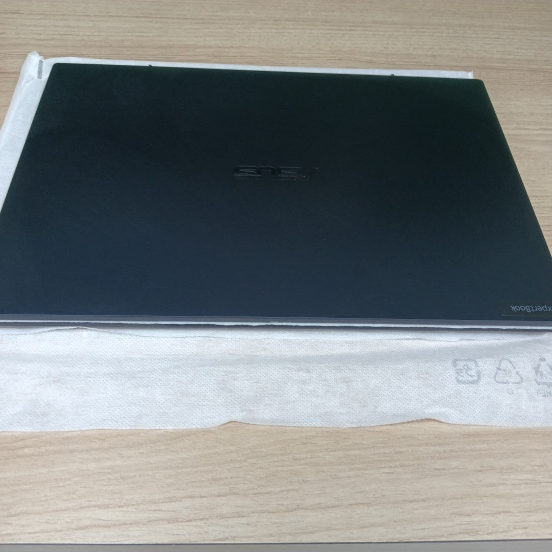 LAPTOP ASUS EXPERTBOOK B5402CBA-158G512-P1 (2023) 512 GB SSD 8 GB RAM (SEMINUEVO)
