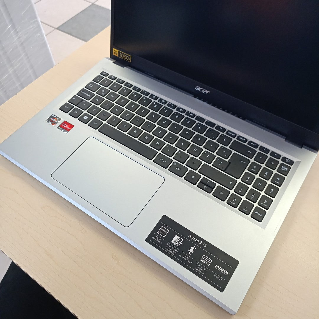 LAPTOP ACER ASPIRE 3 A315-24P-R841 (2023) 512 GB SSD 8 GB RAM (SEMINUEVO)