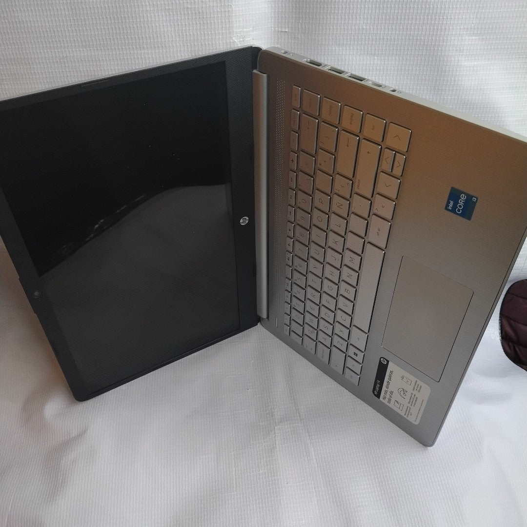 LAPTOP HP 14-DQ5007LA (2023) 512 GB SSD 16 GB RAM (SEMINUEVO)