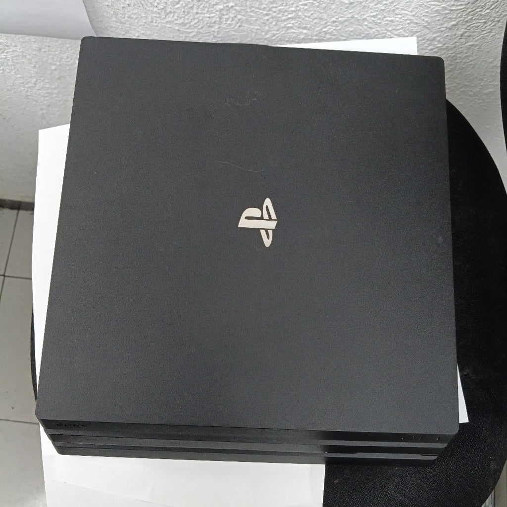 CONSOLA DE VIDEOJUEGO SONY PS4 PRO 1 TB (SEMINUEVO)