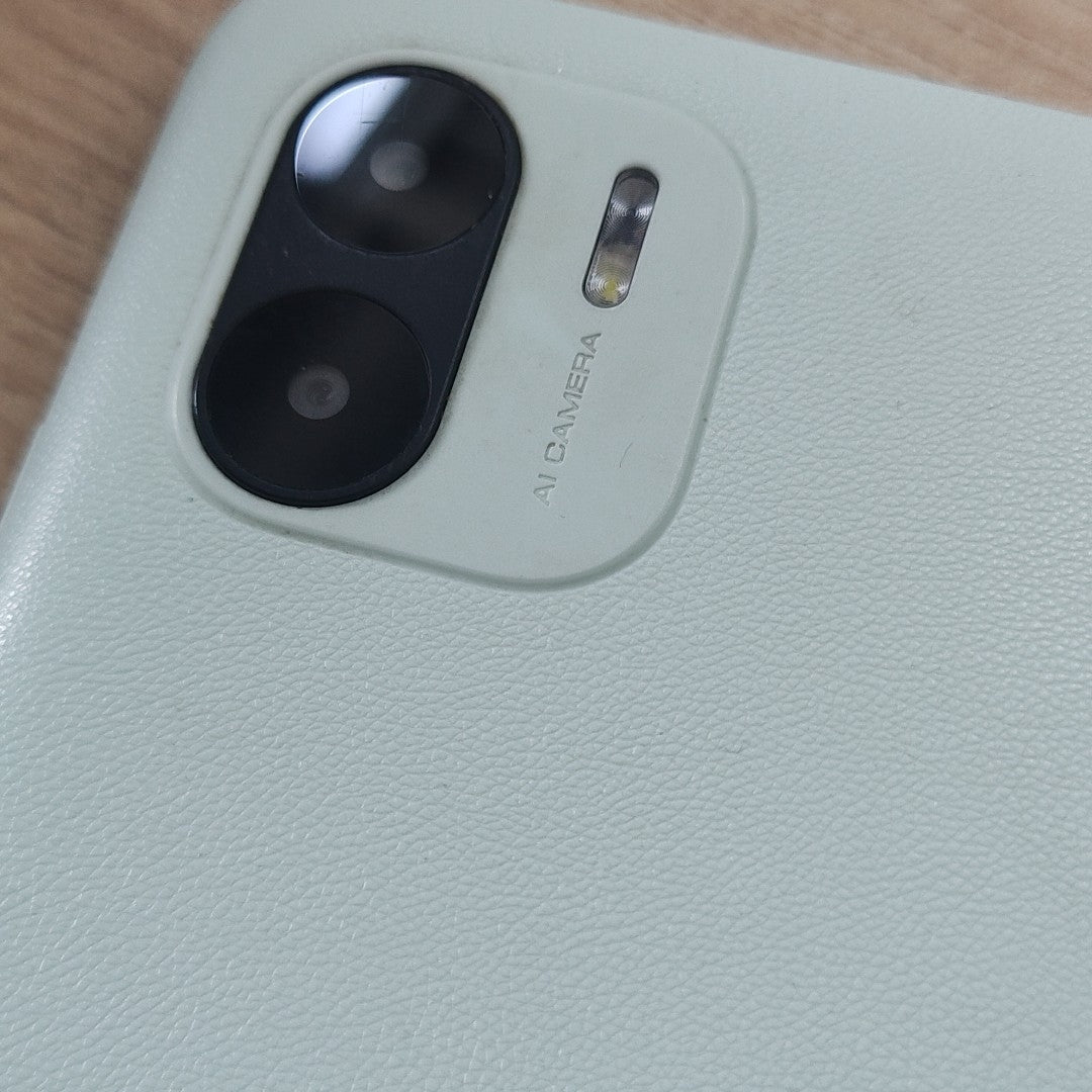 CELULAR XIAOMI REDMI A1 220733SL 32 GB 2 GB RAM (SEMINUEVO)