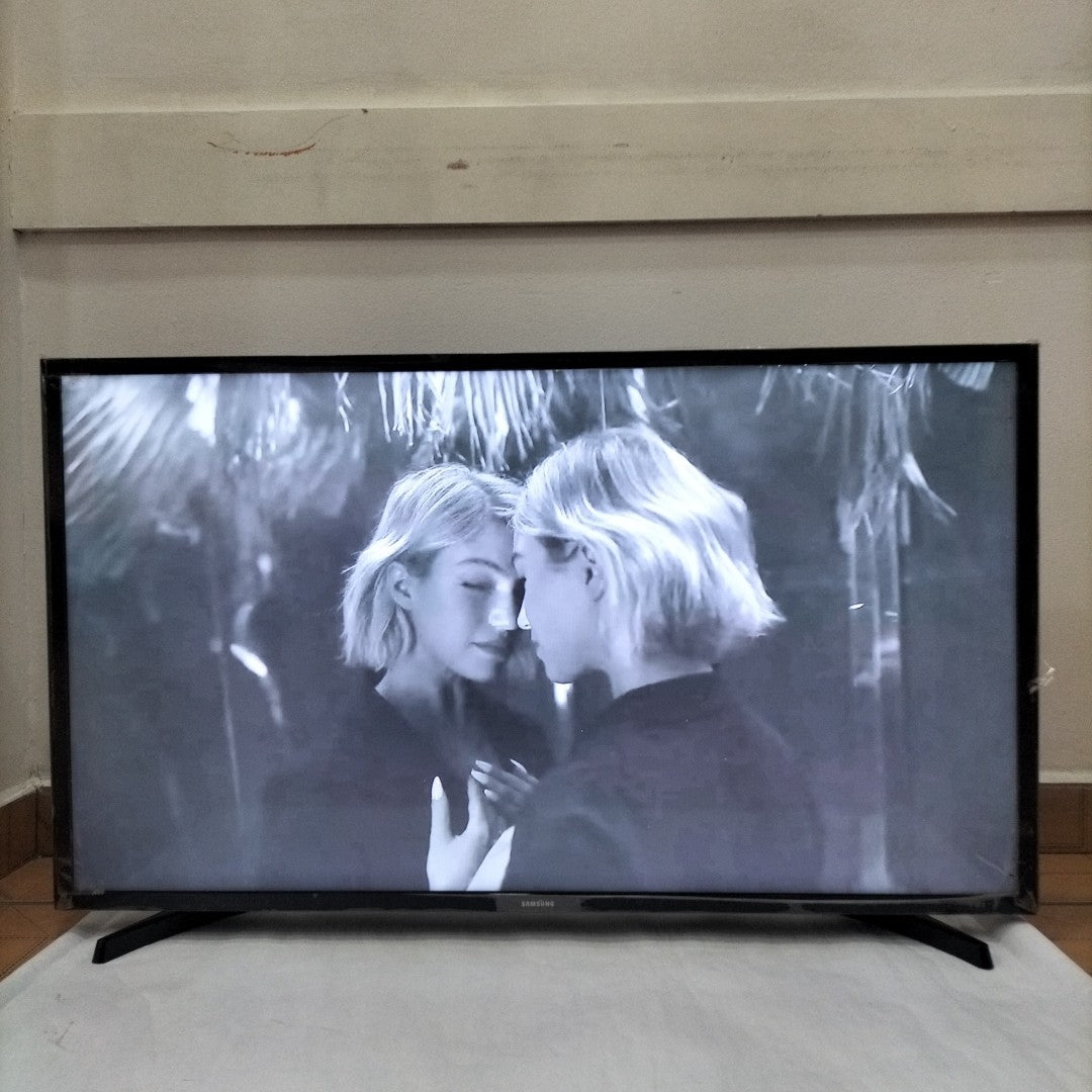 PANTALLA SAMSUNG UN40N5200AF (2023) 40" LED FULL HD (SEMINUEVO)