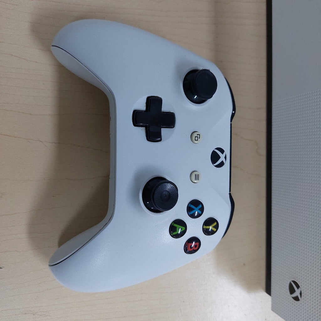 CONSOLA DE VIDEOJUEGO MICROSOFT XBOX ONE S 1 TB (SEMINUEVO)