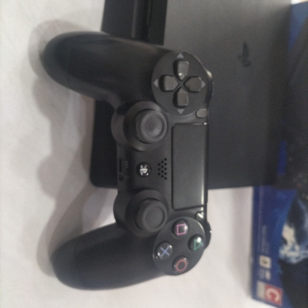CONSOLA DE VIDEOJUEGO SONY PS4 SLIM 1 TB (SEMINUEVO)
