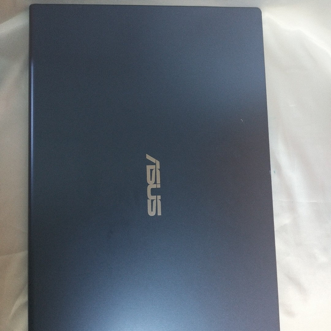 LAPTOP ASUS X515EA-BQ1398W (2022) 1 TB + 256 GB SSD 12 GB RAM (SEMINUEVO)