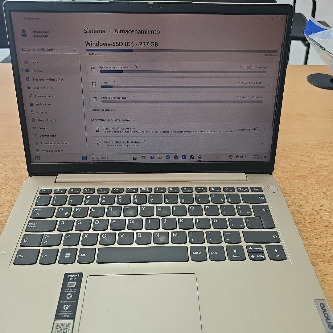 LAPTOP LENOVO IDEAPAD 3 14ITL6 (2022) 1 TB + 256 GB SSD 8 GB RAM (SEMINUEVO)
