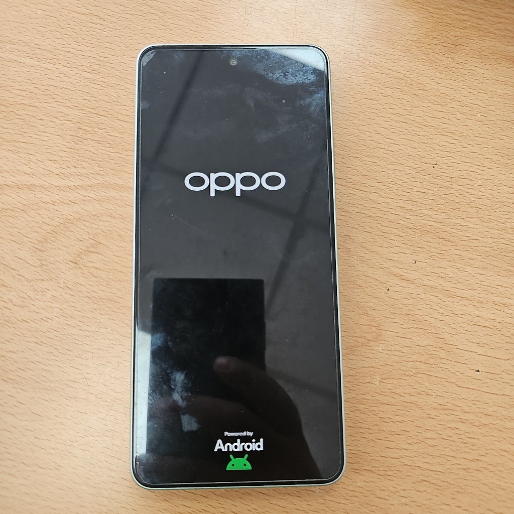 CELULAR OPPO  A5 PRO CPH2711 (2025) 256 GB 8 GB RAM (SEMINUEVO)