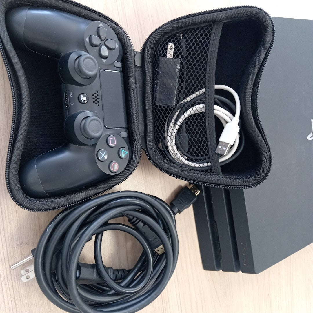 CONSOLA DE VIDEOJUEGO SONY PS4 PRO 1 TB (SEMINUEVO)