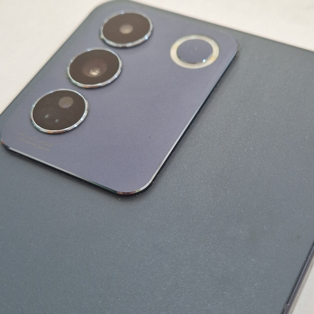 CELULAR VIVO V25E V2242 (2022) 256 GB 8 GB RAM (SEMINUEVO)