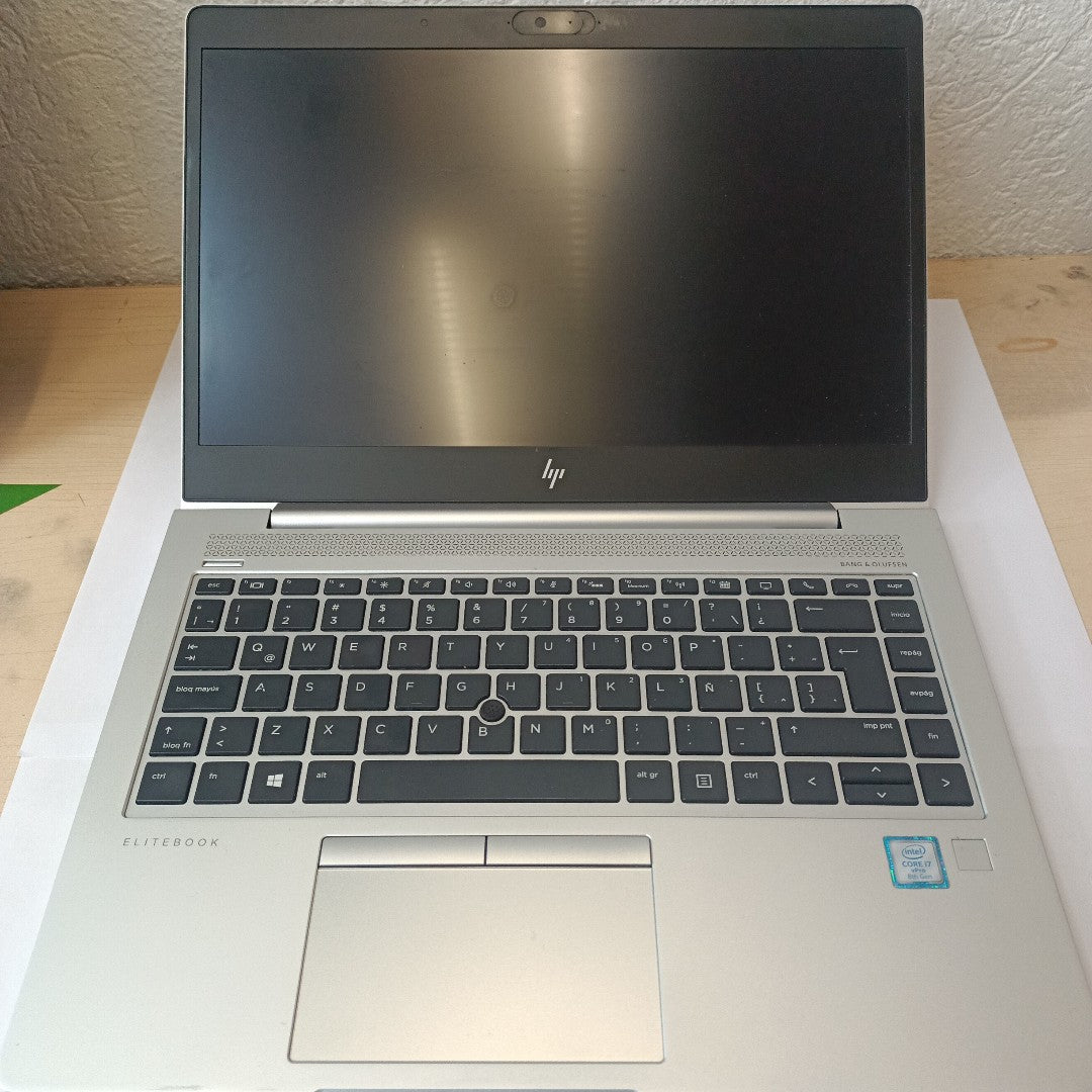 LAPTOP HP ELITEBOOK 840 G5 (2024) 256 GB SSD 16 GB RAM (SEMINUEVO)