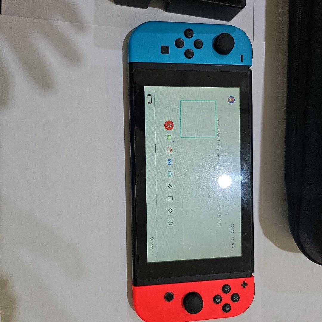 CONSOLA DE VIDEOJUEGO NINTENDO SWITCH 32 GB (SEMINUEVO)
