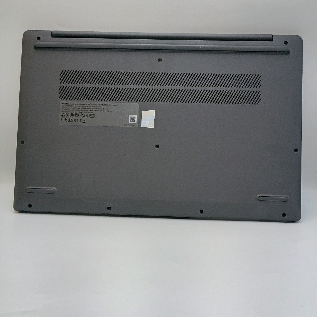 LAPTOP LENOVO IDEAPAD SLIM 3 15IAH8 (2024) 512 GB SSD 8 GB RAM (SEMINUEVO)