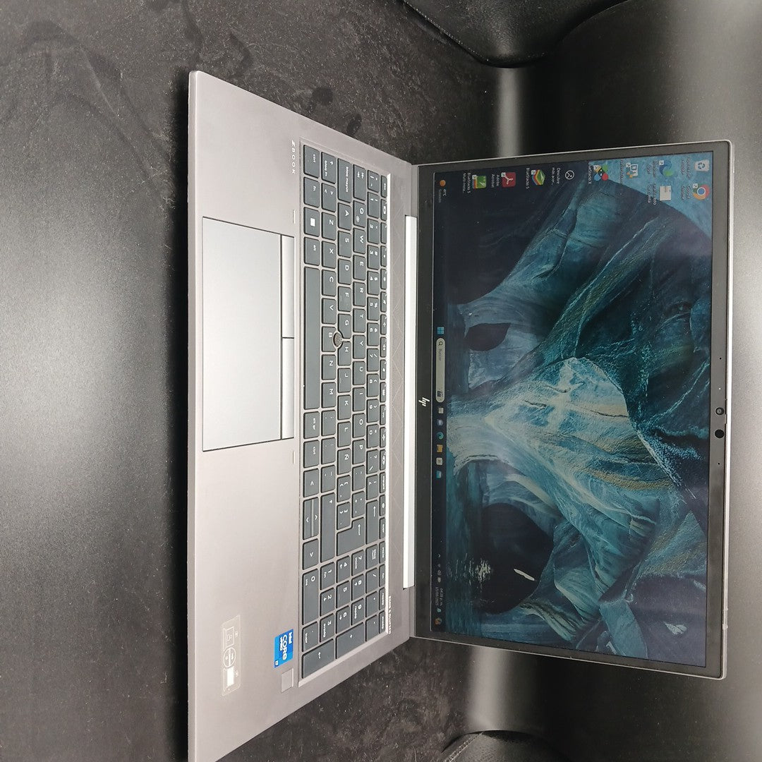 LAPTOP HP ZBOOK FIREFLY 15 G8 (2022) 512 GB SSD 32 GB RAM (SEMINUEVO)