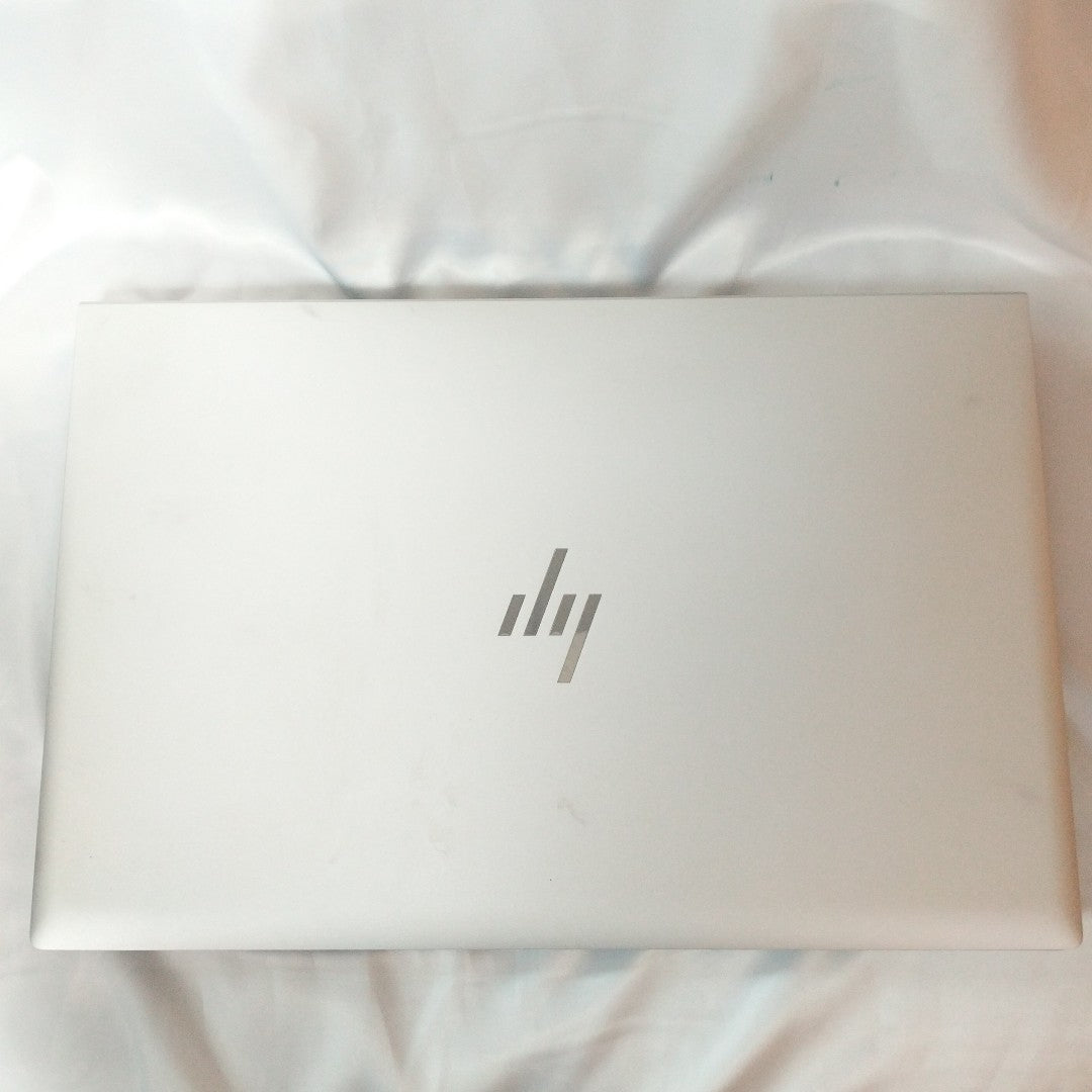 LAPTOP HP ELITEBOOK 840 G8 (2022) 256 GB SSD 16 GB RAM (SEMINUEVO)