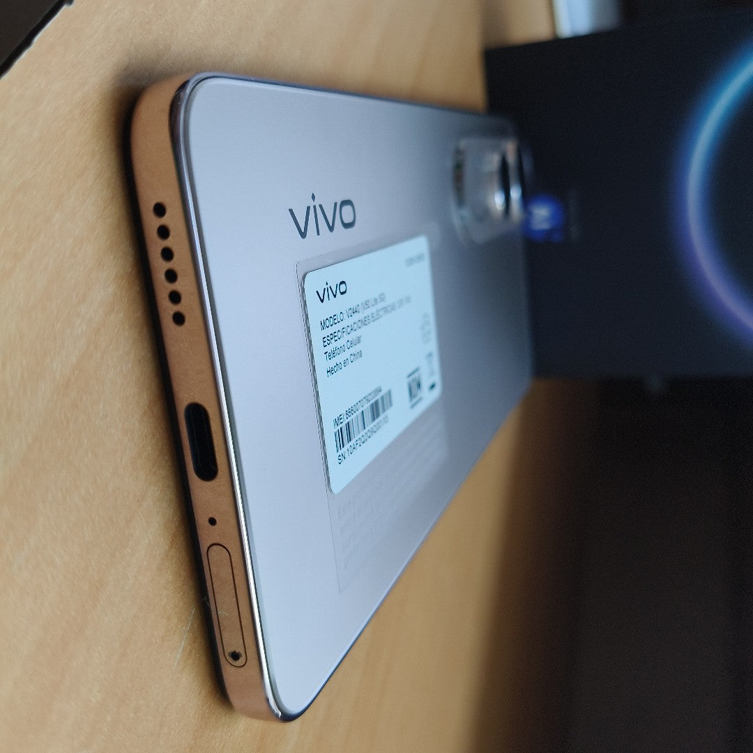 CELULAR VIVO V50 LITE 5G V2440 (2025) 256 GB 12 GB RAM (SEMINUEVO)
