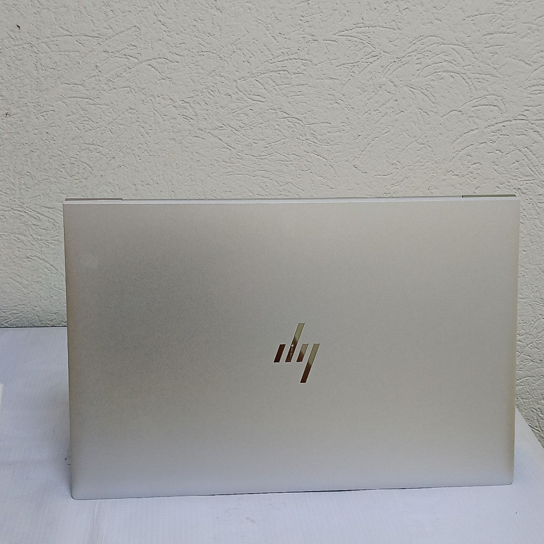 LAPTOP HP ELITEBOOK 840 G8 (2023) 256 GB SSD 16 GB RAM (SEMINUEVO)