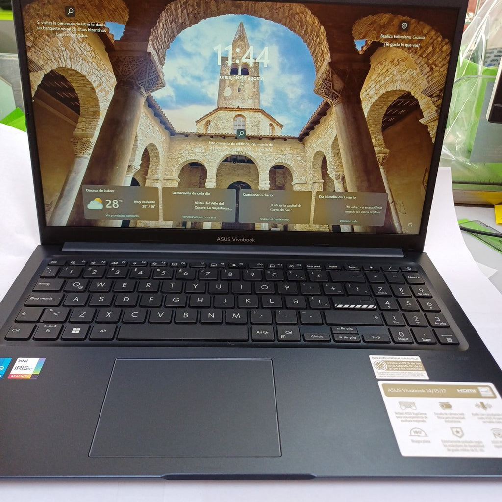 LAPTOP ASUS VIVOBOOK 15 X1504VA-NJ468W (2024) 512 GB SSD 16 GB RAM (SEMINUEVO)