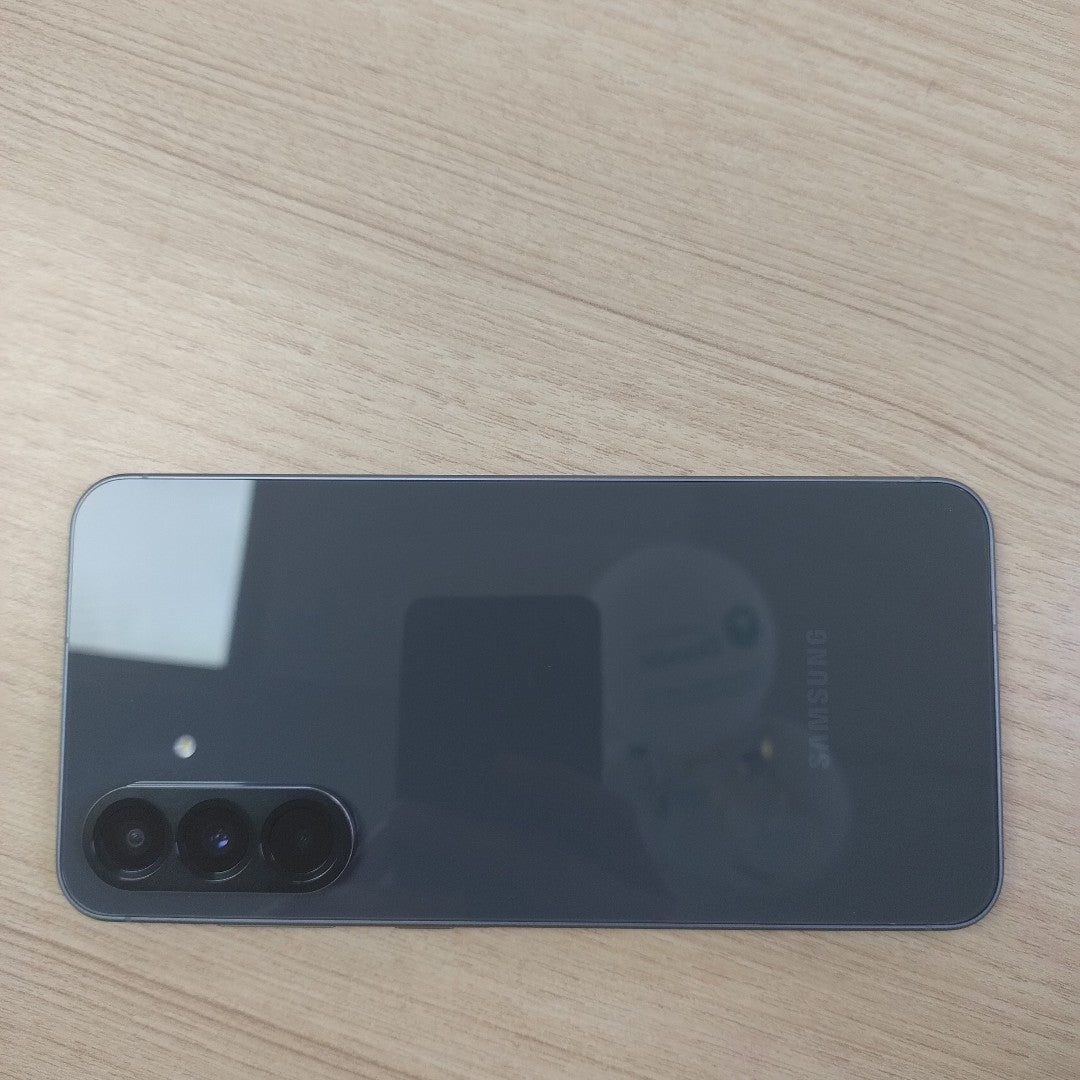 CELULAR SAMSUNG GALAXY A56 SM-A566E (2025) 128 GB 8 GB RAM (SEMINUEVO)