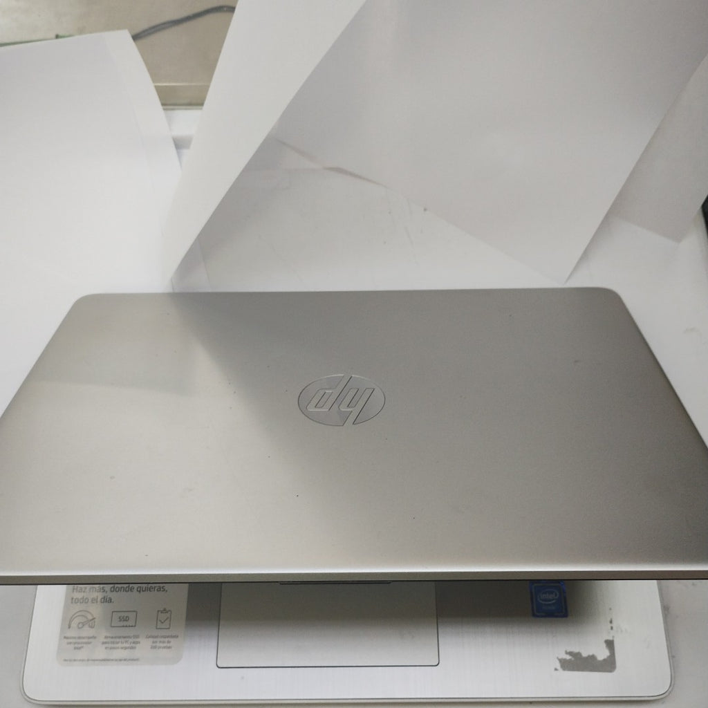 LAPTOP HP 14-DQ0527LA (2023) 256 GB SSD 8 GB RAM (SEMINUEVO)