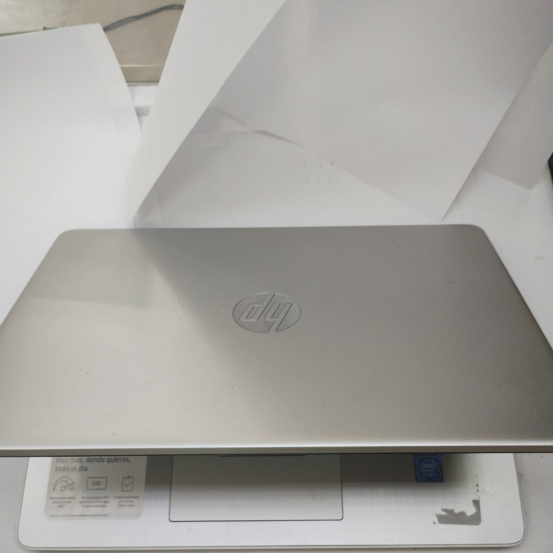LAPTOP HP 14-DQ0527LA (2023) 256 GB SSD 8 GB RAM (SEMINUEVO)