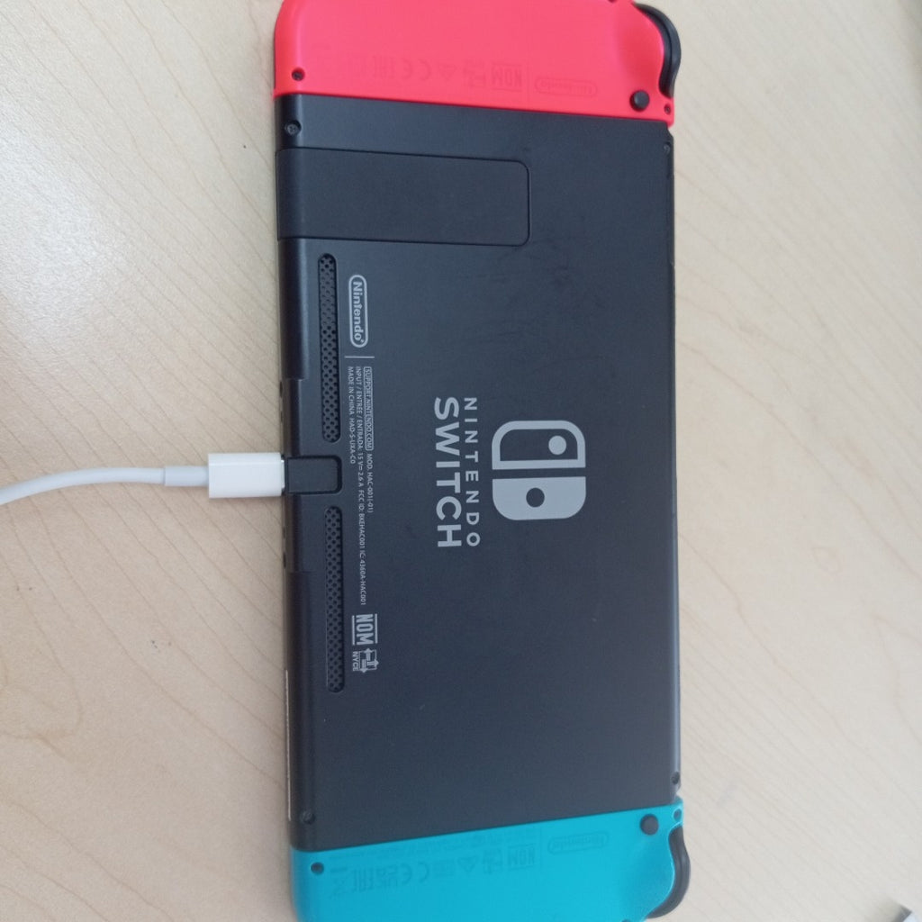 CONSOLA DE VIDEOJUEGO NINTENDO SWITCH 32 GB (SEMINUEVO)