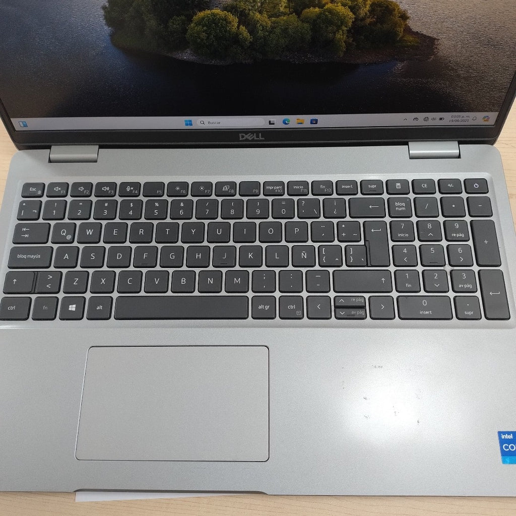 LAPTOP DELL PRECISION 3561 (2024) 512 GB SSD 32 GB RAM (SEMINUEVO)