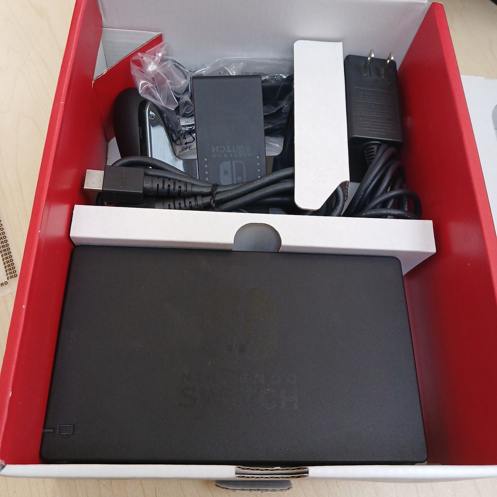 CONSOLA DE VIDEOJUEGO NINTENDO SWITCH 1.1 32 GB (SEMINUEVO)