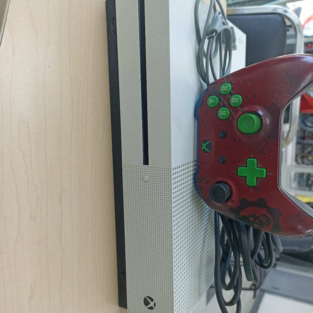 CONSOLA DE VIDEOJUEGO MICROSOFT XBOX ONE S 1 TB (SEMINUEVO)